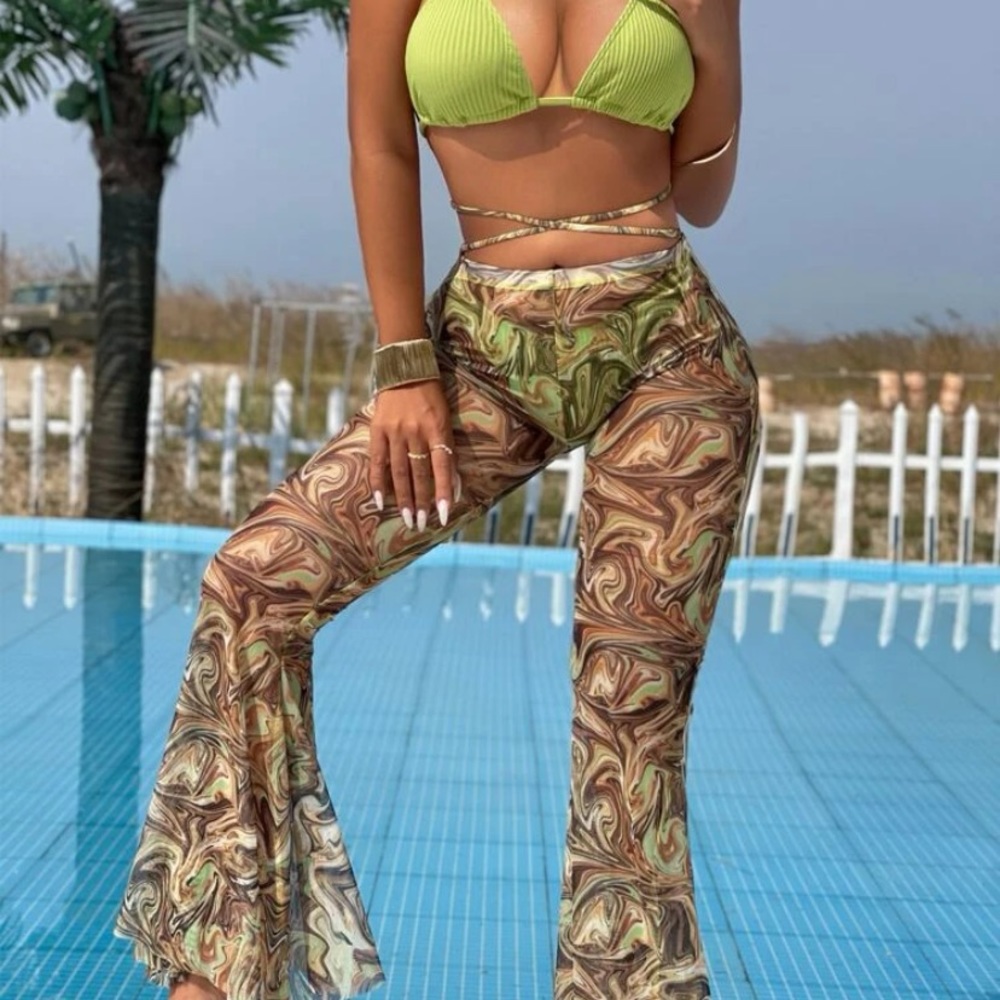 3 piece bikini set very sexy summer/vacation attire.